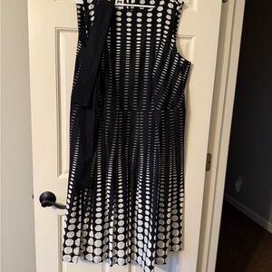 Anne Klein Black and White Midi Dress